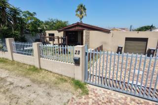 5 Bedroom Property for Sale in Bothasig Western Cape